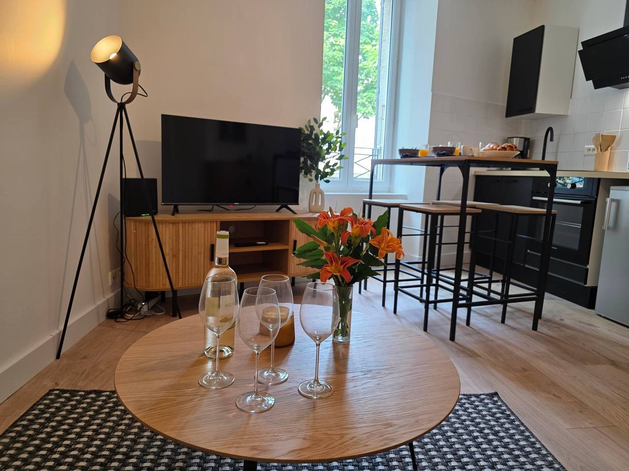Ganze Wohnung, Appartement 'T2 Cosy Aubenas' mit Wlan und Klimaanlage in Aubenas, Ardèche