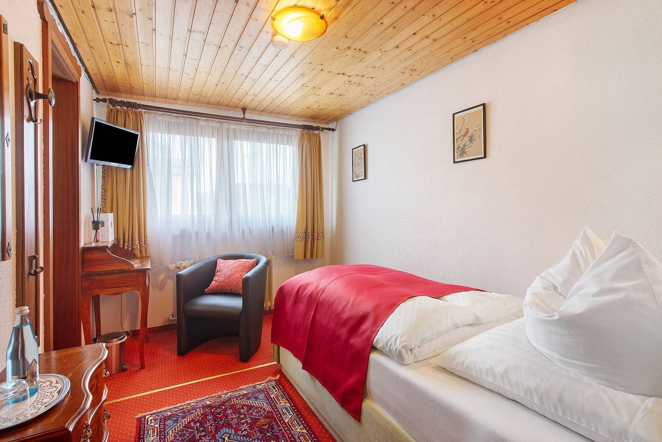 Hotel Bären- drei Sterne: Einzelzimmer 11 / inkl. Frühstück/ 1 Person / Wifi in Bernau im Schwarzwald, Südschwarzwald