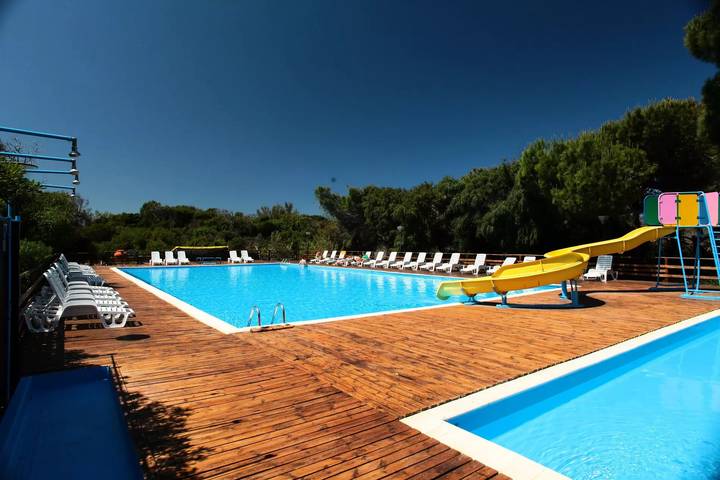 Bungalow für 4 Personen, mit Terrasse und Pool in Italien - 2