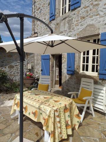 Gîte pour 3 personnes, avec vue et jardin, animaux acceptés à Busserolles