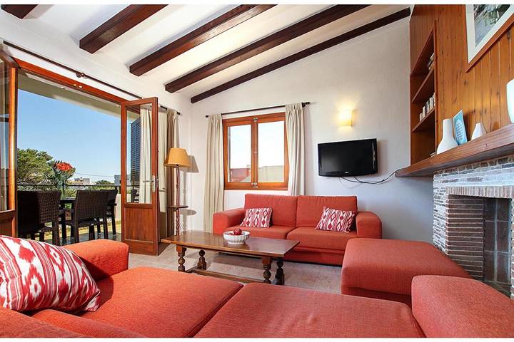 Finca Villa Animeta with Mountain View, Pool, Garden & Wi-Fi in Port de Pollença, Pollença