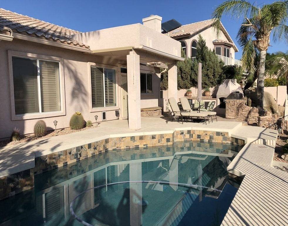 Lakefront Luxury Home mit einem Pontonboot, Pool, in der Nähe von Peoria Sports Complex in Glendale, Maricopa County