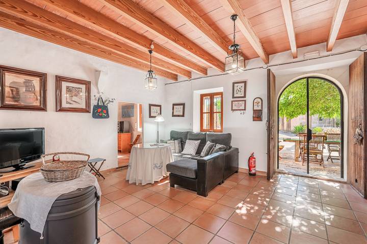 Casa de campo "Ca S'Hereu" con vistas a la montaña, terraza privada y Wi-Fi in Felanitx, Mallorca Sur