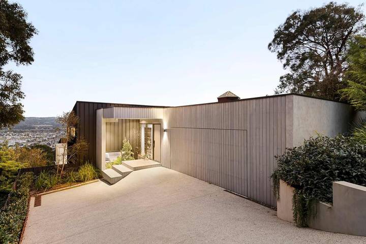 Holiday home for 14 people, with balcony, child-friendly in Mount Martha