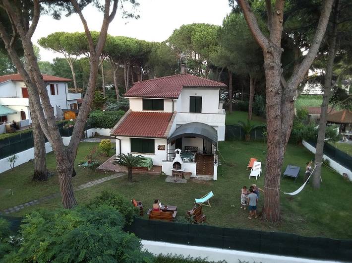 Villa 'Gioia – Strandnah' mit Terrasse, Garten, Balkon und Parkplatz in Spiagga Salto di Fondi, Fondi
