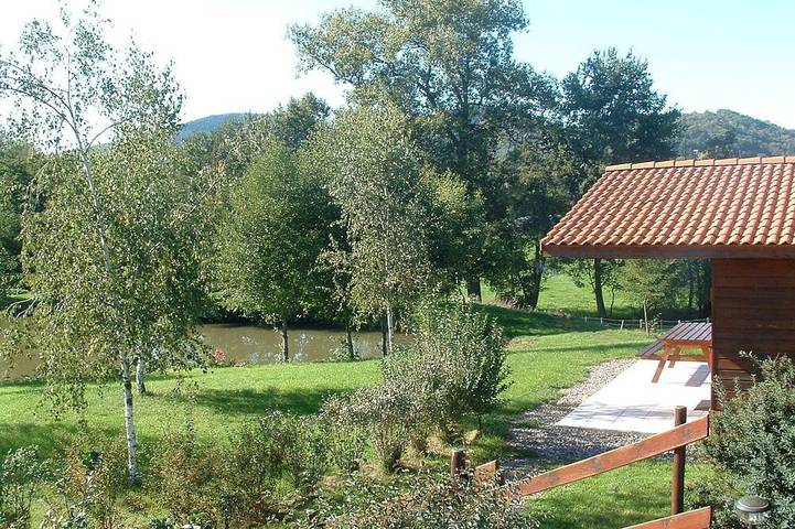 Maison de campagne pour 4 personnes dans Sallèdes