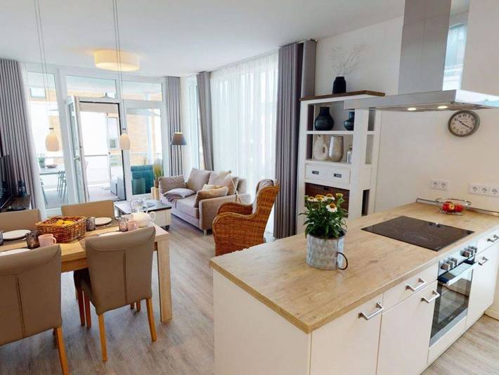 Ferienwohnung für 4 Personen, mit Balkon und Meerblick sowie Sauna und Seeblick in Neustadt in Holstein