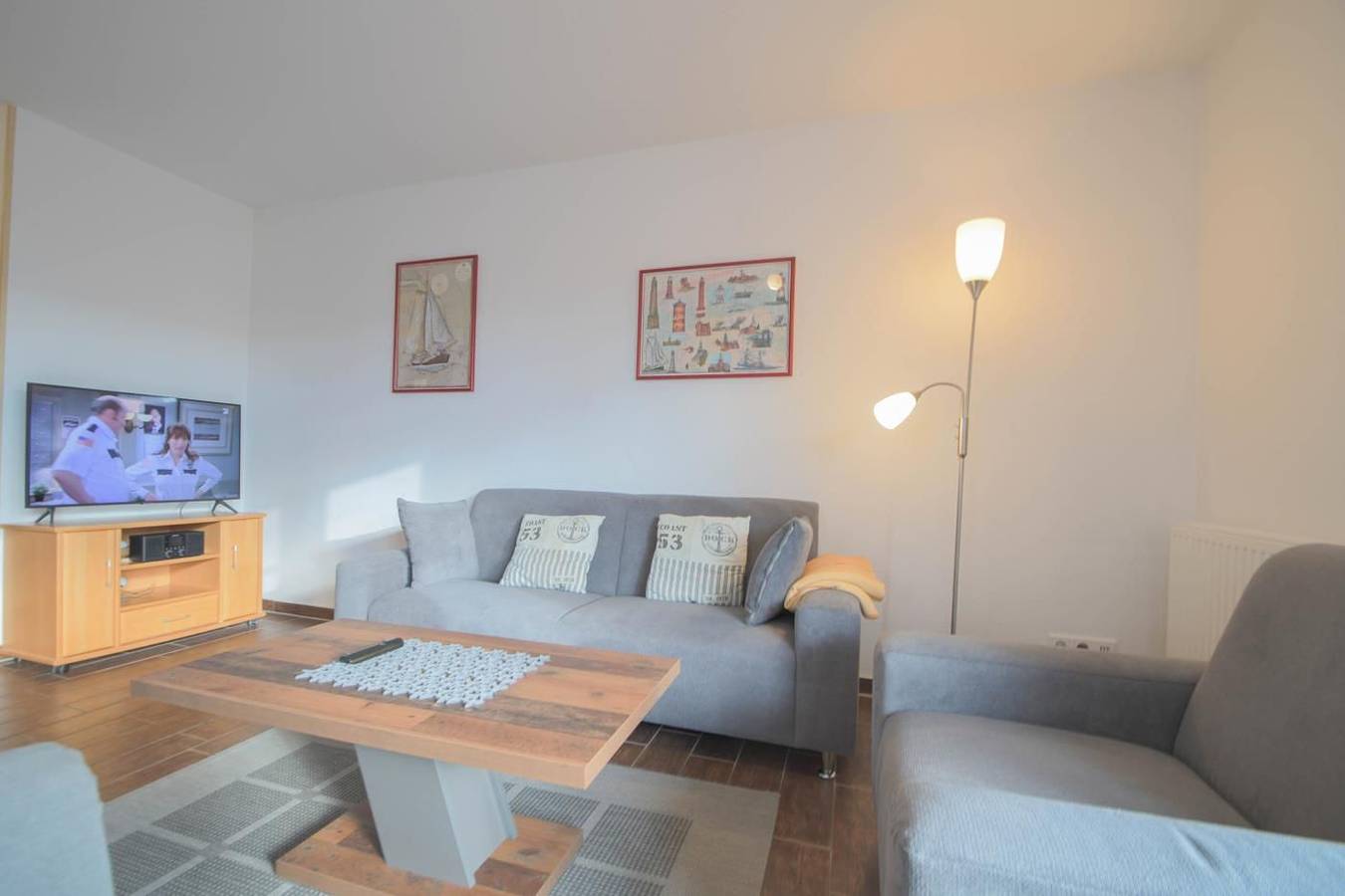 Ganze Wohnung, Komfortable Ferienwohnung mit Terrasse und moderner Ausstattung in Norddeich in Strand Norddeich, Norddeich