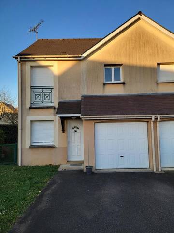 Gîte pour 4 personnes, avec terrasse à Changé