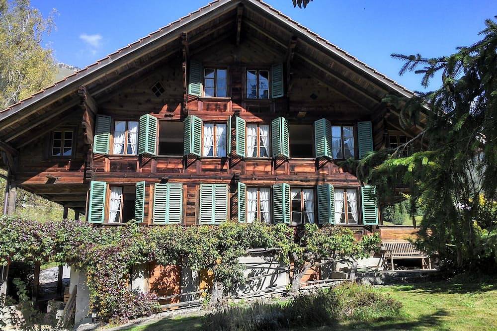 Bauernhaus mit Charakter und Charme in Oberwil im Simmental, Berner Oberland