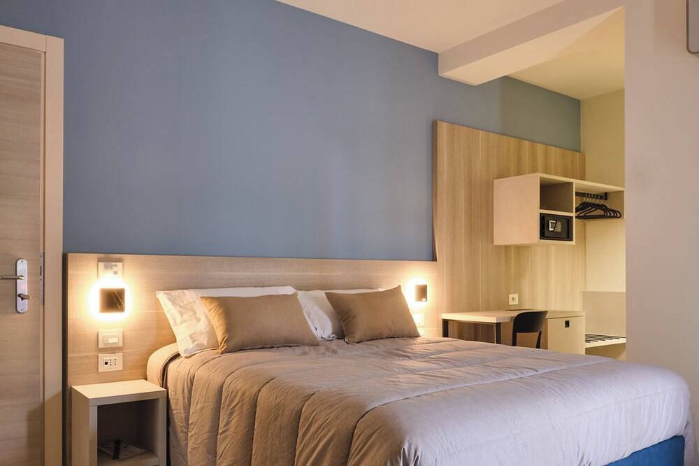 Modernly renovated double room in a B&B in Porto Viro in Porto Viro, Polesine
