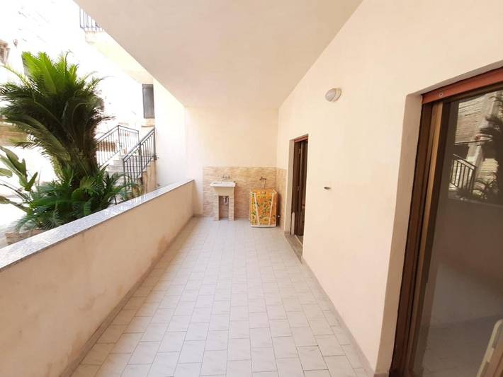 Gîte pour 6 personnes, avec vue et jardin, adapté aux familles à Letojanni - 3