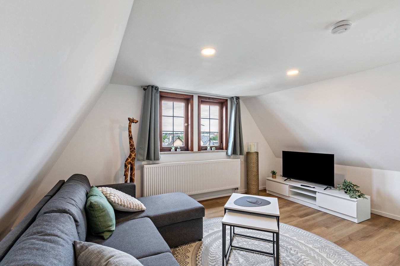 Ganze Wohnung, Apartment 'Werner-Senger-Haus Oben' mit gemeinsamer Terrasse und Wlan in Limburg, Landkreis Limburg-Weilburg