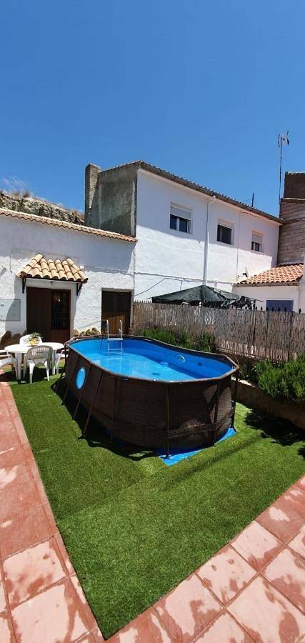 Casa rural para 8 personas, con piscina y terraza, Se admiten mascotas en Comarca de Baza