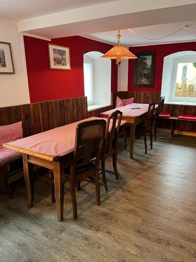 Ganze Wohnung, Three-Bedroom Apartment in Tiefenbach, Ostbayern