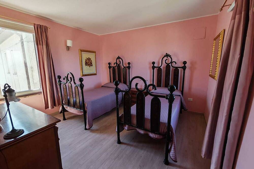 Freistehende Villa mit Garten in einem mittelalterlichen Dorf. in Mosciano Sant'Angelo, Adriaküste Abruzzen