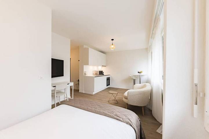 Ganze Wohnung, The Mini Minimalist Free Parking in Lausanne, Genfer See
