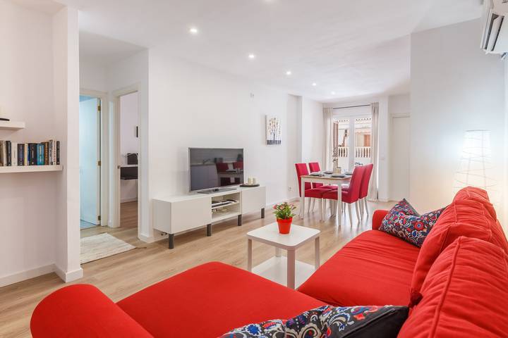 Entire apartment, Central Holiday Apartment "Aire del Mar" with Terrace, Air Conditioning and Wi-Fi in Port de Pollença, Pollença