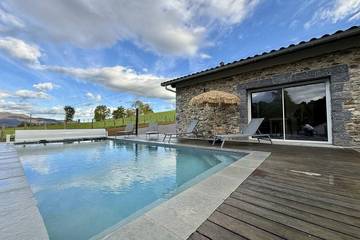 Location de vacances pour 8 personnes, avec jardin à Suhescun