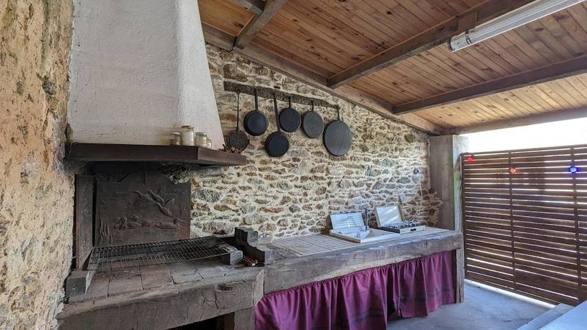 Location de vacances pour 4 personnes, avec terrasse, adapté aux familles à La Chaize-Giraud - 3