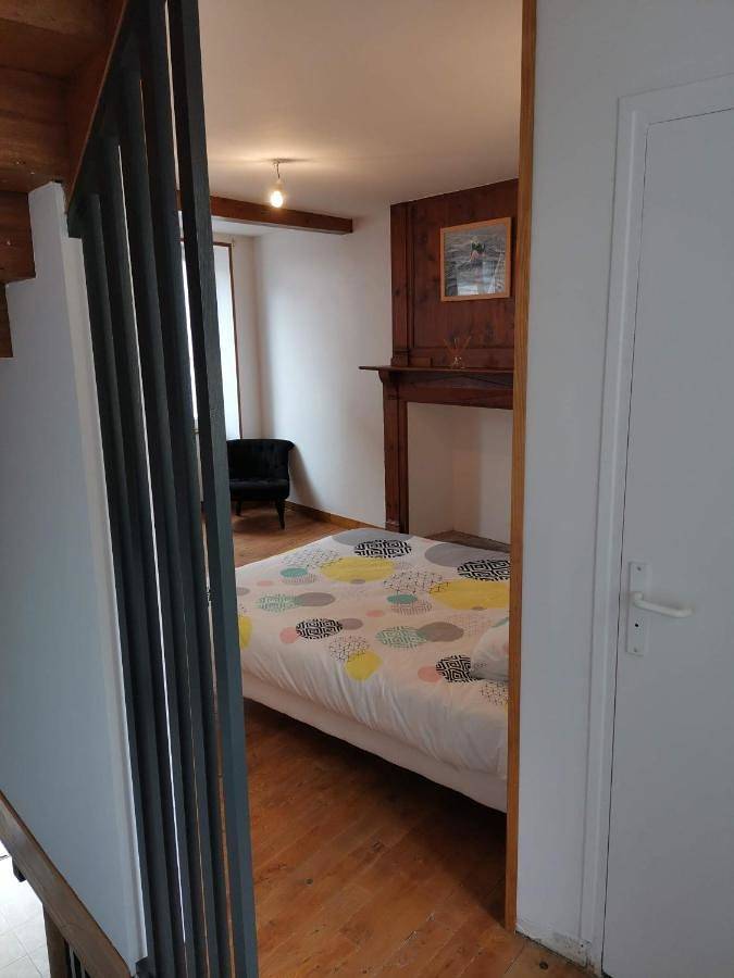 Appartement entier, One-Bedroom Apartment in Saint-Vaast-la-Hougue, Région de Cherbourg