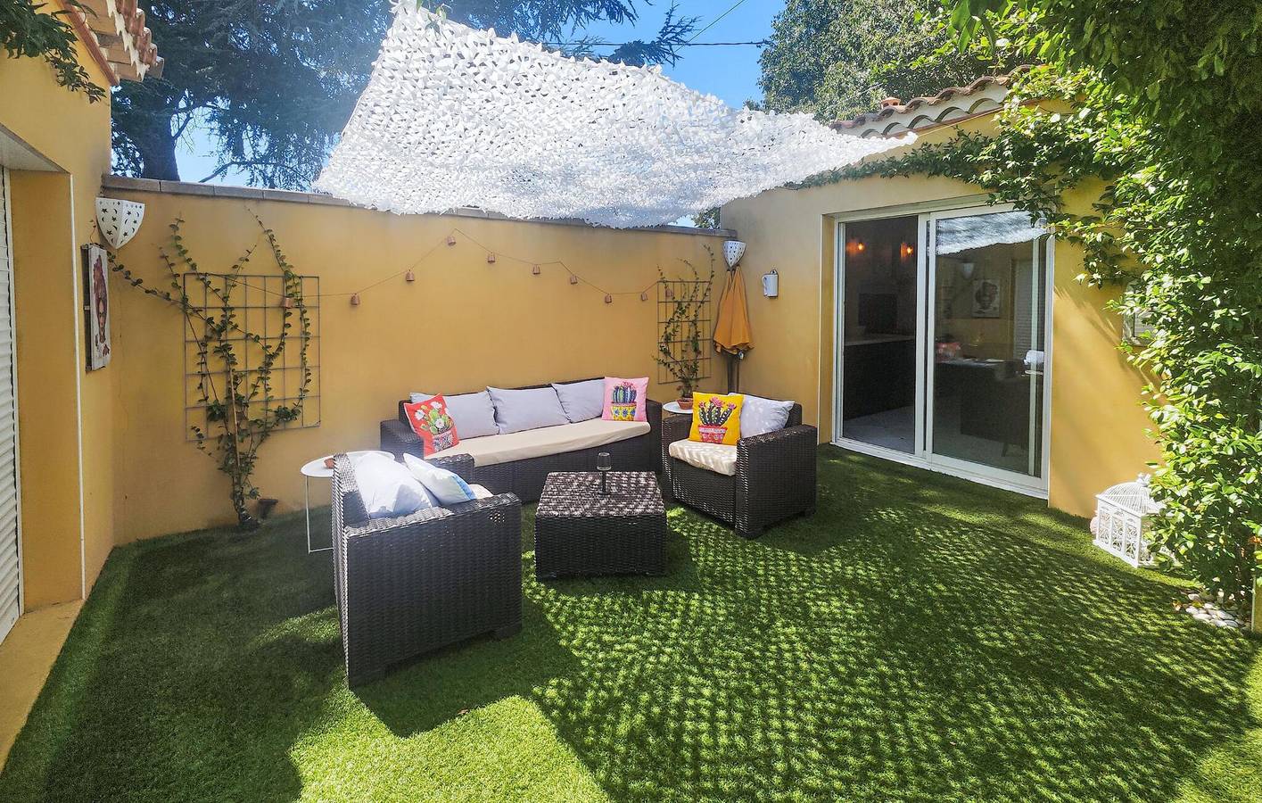 Acogedor apartamento con piscina y aparcamiento a 2,5 km del centro de la ciudad. in Usclas-d'Hérault, Region de Béziers