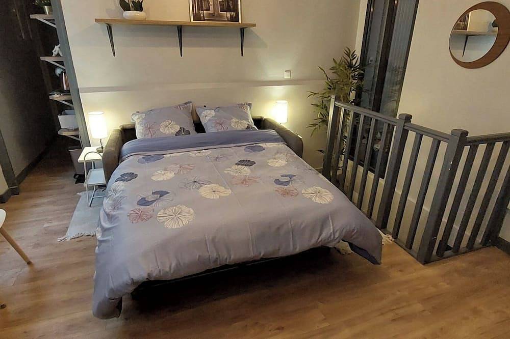 Entire apartment, Bla Bla Bld%maz.rf in Asnières-sur-Seine, Hauts-de-Seine