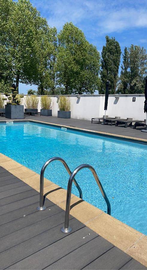 Hôtel pour 2 personnes, avec piscine et jardin à Saint-Witz