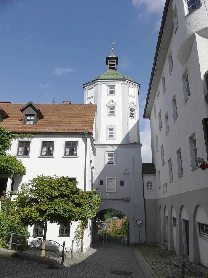 Ganze Wohnung, Fewo Zum Kuhturm - Ferienwohnung im 2. Stock, 70 qm, neu renoviert, in zentraler Lage in Legoland Deutschland, Günzburg