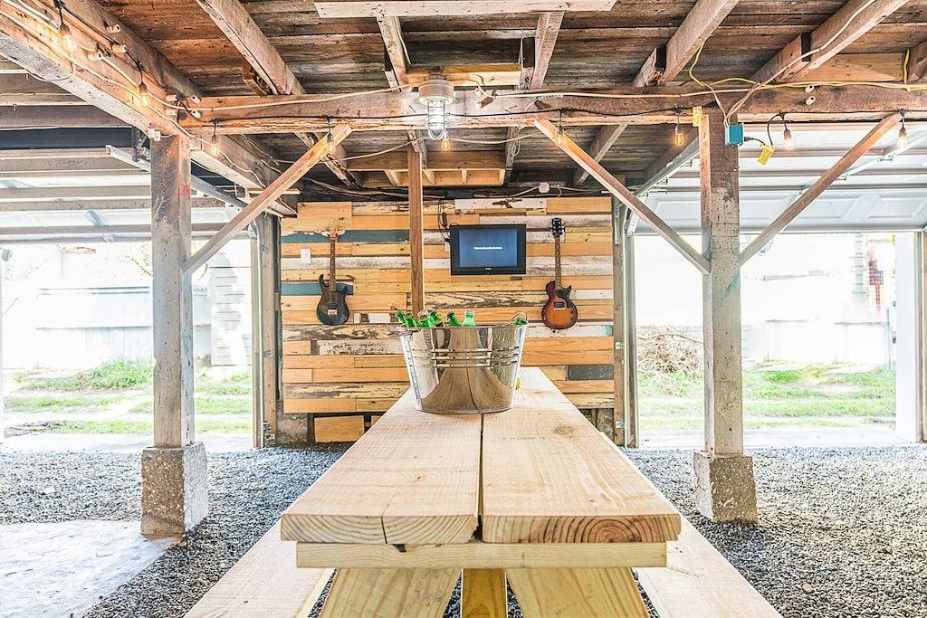 Walk to Beach & Utmb |Dogs Ok |Game Room in Galveston Island, Galveston