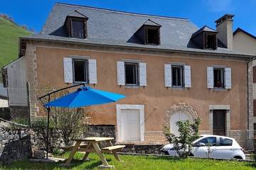 Gîte pour 8 personnes, avec jardin dans vallée d'Aspe