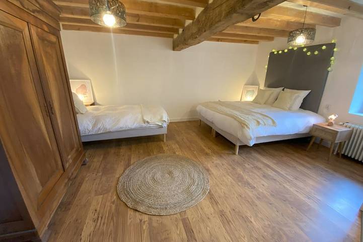 Large charming gîte with swimming pool * 10 pers* 2km Center Parcs in Morton, Loire-Tal
