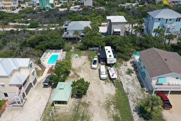 Camping for 4 people, with pets the Florida Panhandle