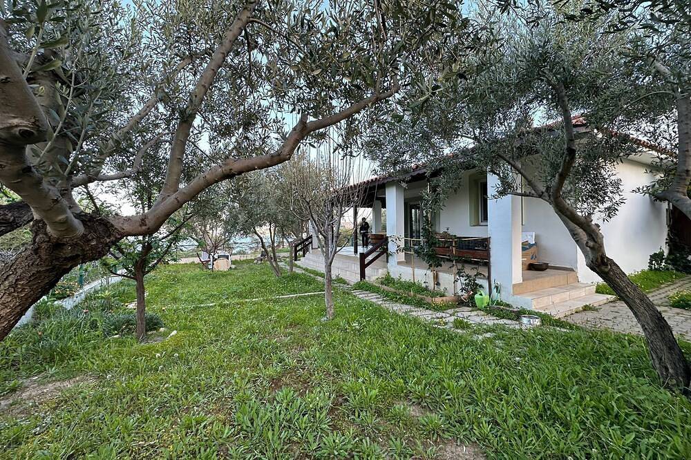 70 m2 apartment located 200 meters from the sea,offering a magnificent view in Provinz Izmir
