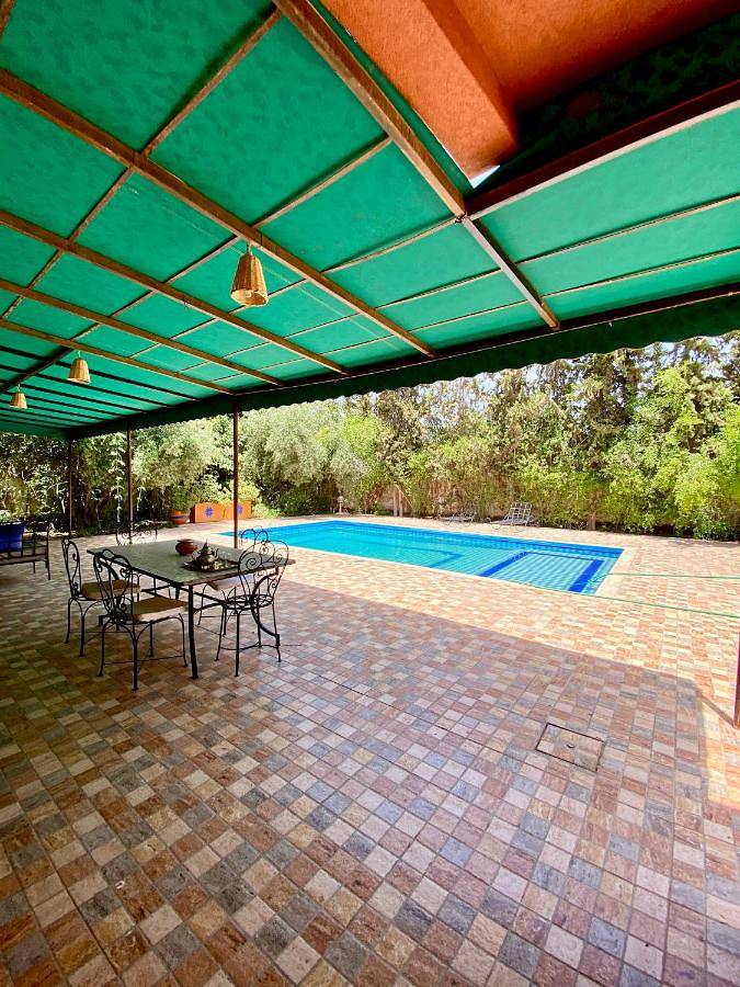 Maison d’hôte pour 3 personnes, avec terrasse ainsi que piscine et jardin