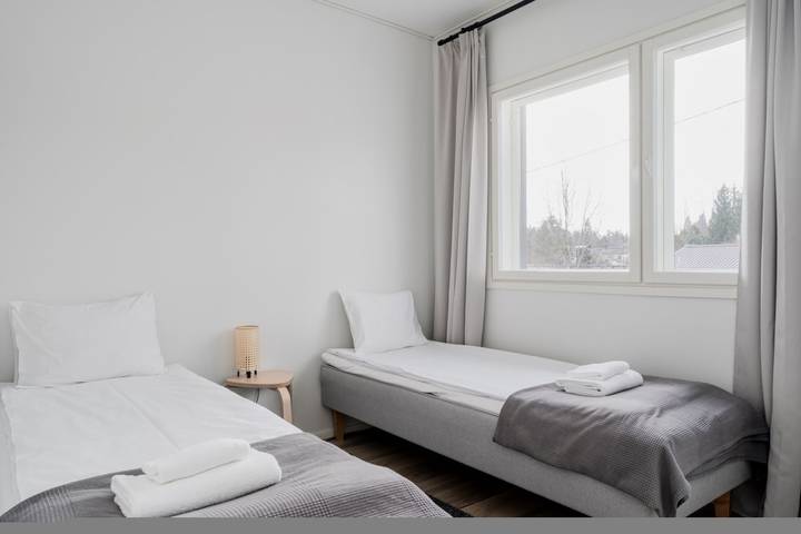 Modern 3Br House with Sauna & Parking | Near Airport in Uusimaa