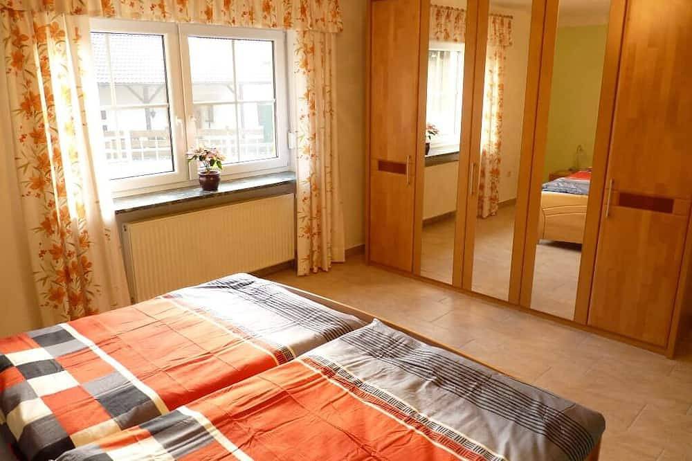 Entire apartment, Schöne, zentrale Ferienwohnung mit Südterrasse in Bad Griesbach im Rottal, Eastern Bavaria