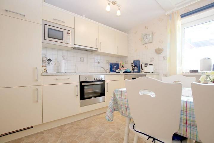 Ganze Wohnung, 3-Zimmer Ferienwhg. in Nieblummit ca. 75qm im Eg mit Gartennutzung und Terrasse in Nieblum, Föhr