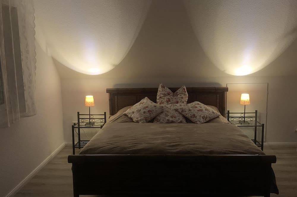 Ganze Wohnung, Ferienwohnung \"Möltenorter Strand\" - Appartement/Fewo, Badewanne, Wc, Wohn in Kieler Förde, Heikendorf