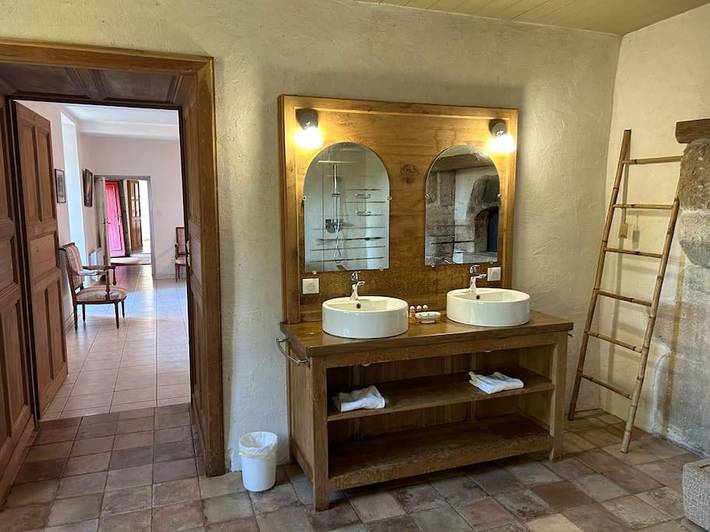 Location de vacances pour 15 personnes, avec piscine et vue ainsi que jardin et terrasse à La Flocellière - 4