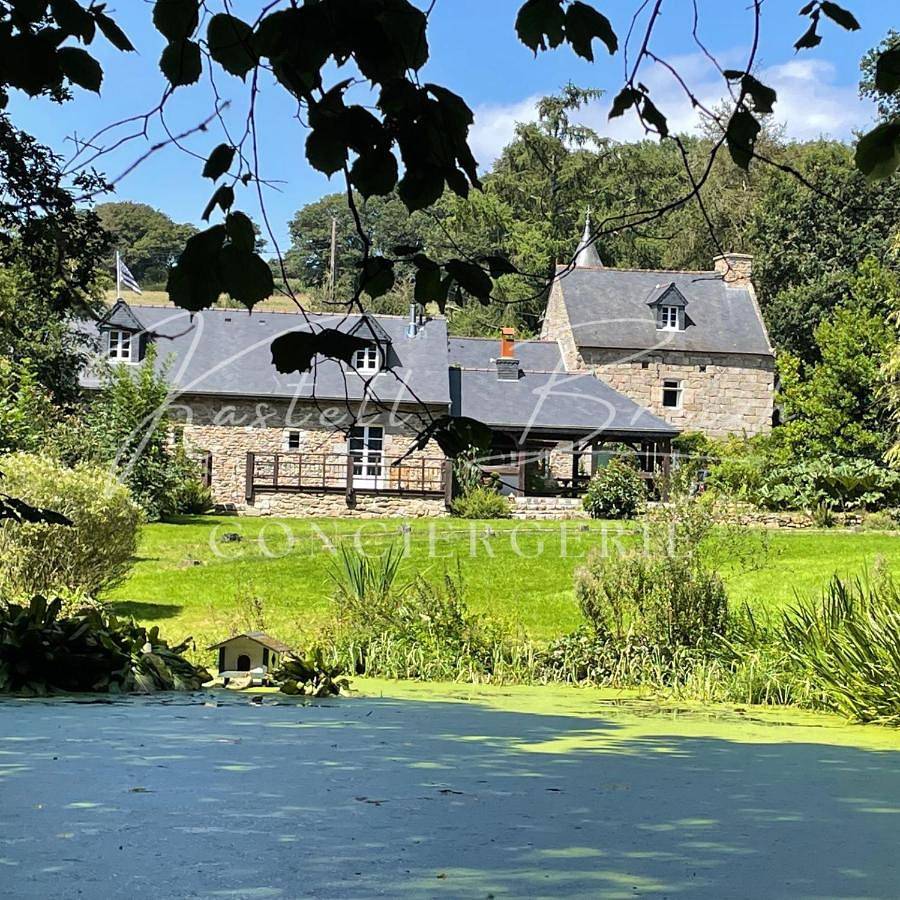 Le Cocon du manoir de Kerollivier in Saint-Gilles-Pligeaux, Région de Guingamp