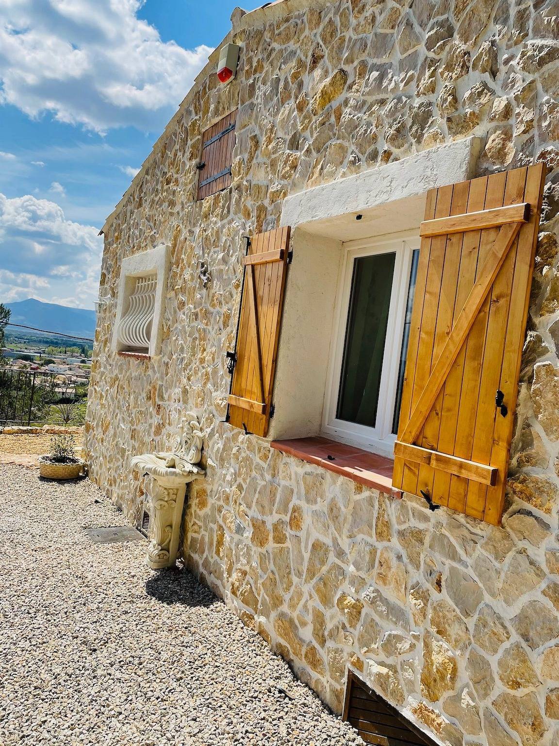 "Villa "Les Alloes"" mit wunderbarer Ausicht in Le Luc, Draguignan Region