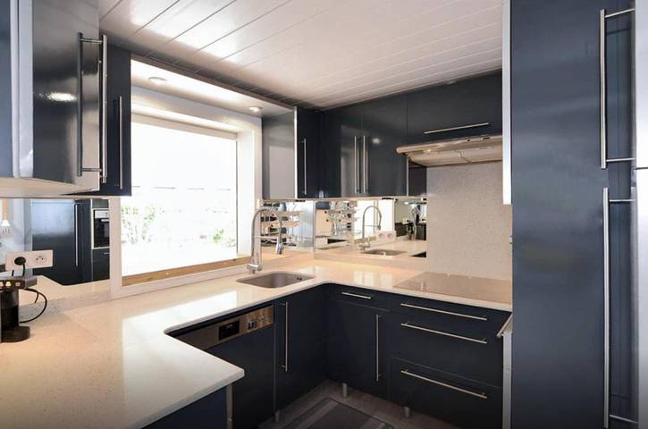 Villa pour 12 personnes, avec piscine ainsi que vue et terrasse à Saint-Pierre (ville) - 2