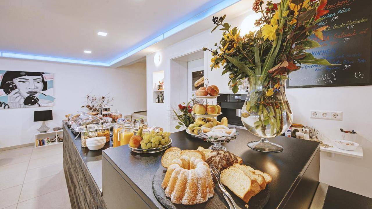 Boutique-Hotel Kronenstuben - unschlagbare Zentrumsnähe direkt am Marstall & Marktplatz - Schloss in 3 Min - Frühstück - Langzeitmiete in Ludwigsburg, Landkreis Ludwigsburg