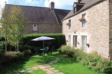 Chambre d’hôte pour 2 personnes, avec jardin à Aucey-la-Plaine