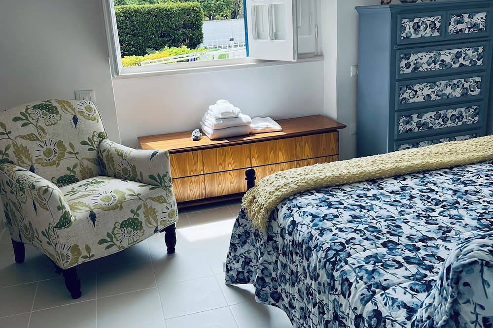 Sweet Dreams Villanova Gorgeous Beachfront Villa with incredible view of the sea in Marina di Ostuni, Salento