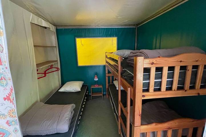 Location de vacances pour 5 personnes, avec piscine et terrasse à Camon - 3