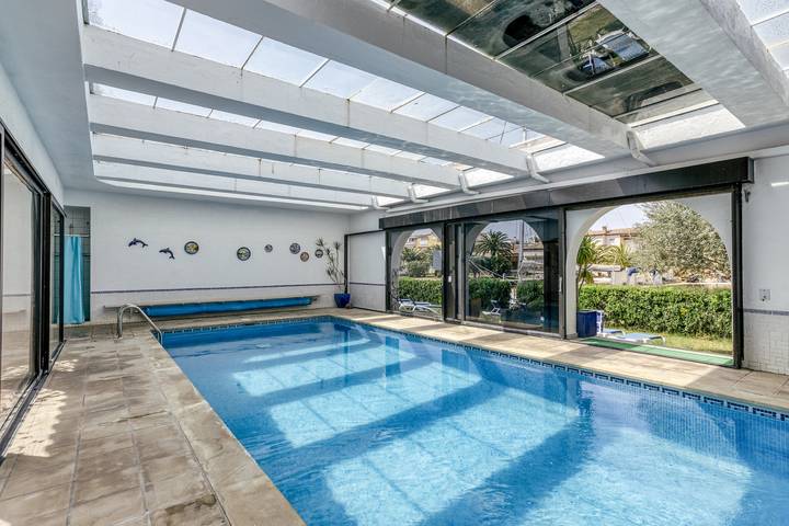 Gîte pour 6 personnes, avec jardin à Empuriabrava - 2