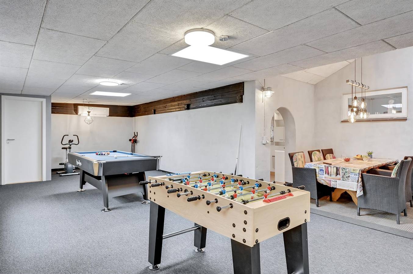 Home in Skjern with indoor swimming pool in Skjern, Ringkøbing Fjord