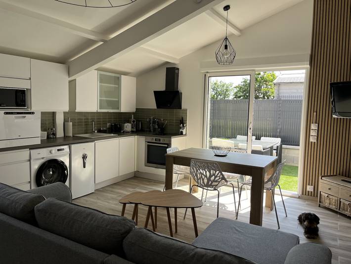 Gîte pour 4 personnes, avec jardin et terrasse à Chauray